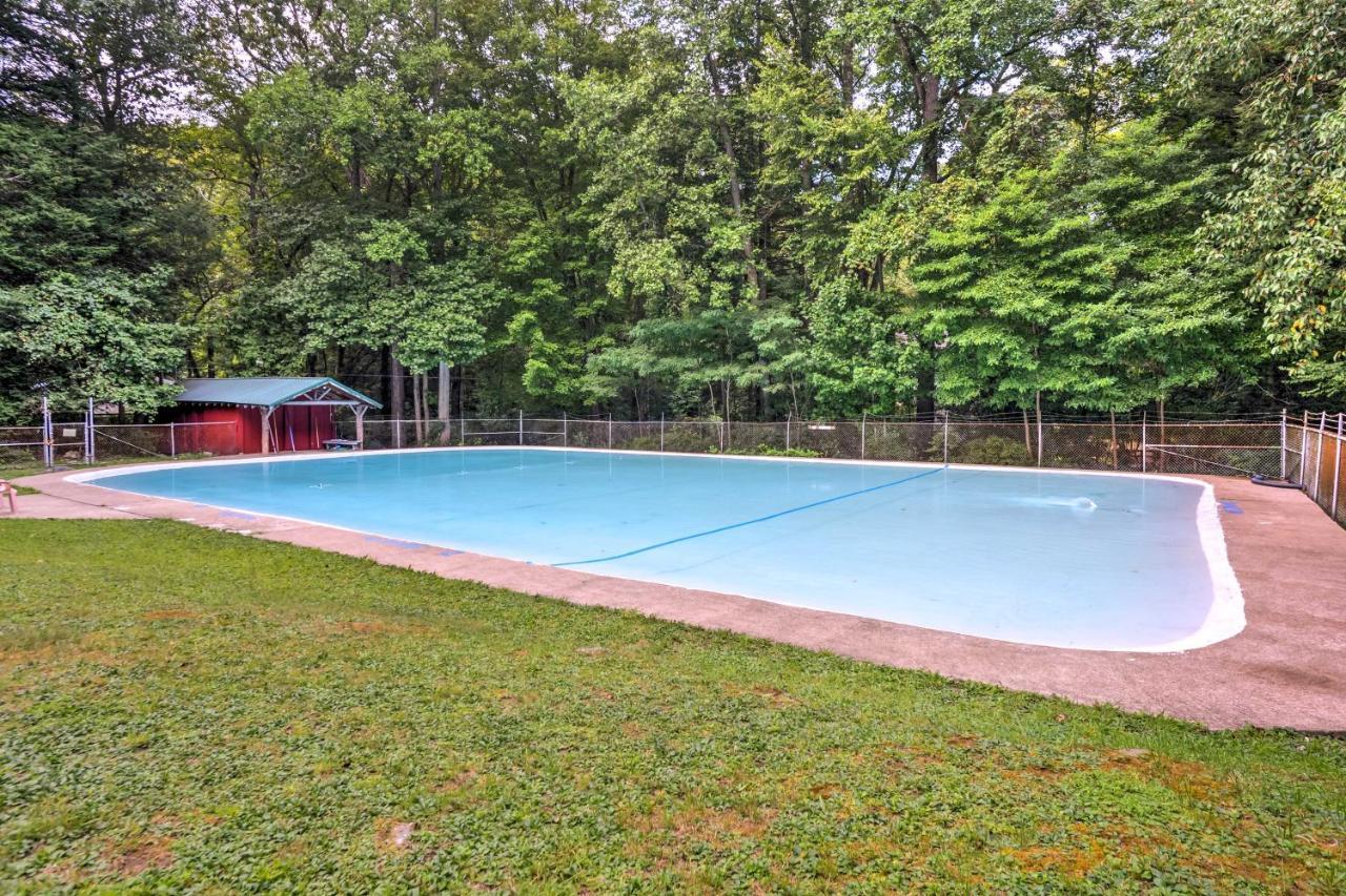Pet-Friendly Pennsylvania Vacation Rental With Pool! Laughlintown Eksteriør billede